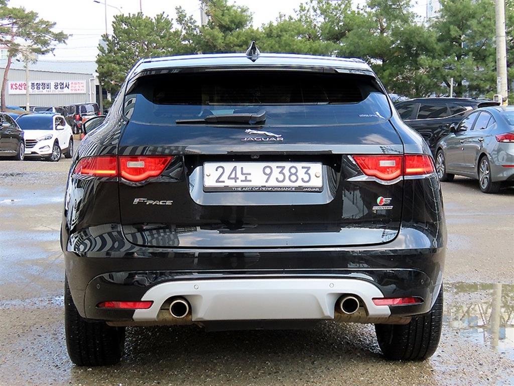 Jaguar F-PACE - Vista 4