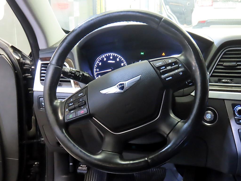 HYUNDAI Genesis - Vista 8