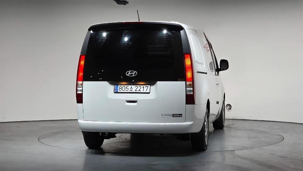 HYUNDAI Staria - Vista 4