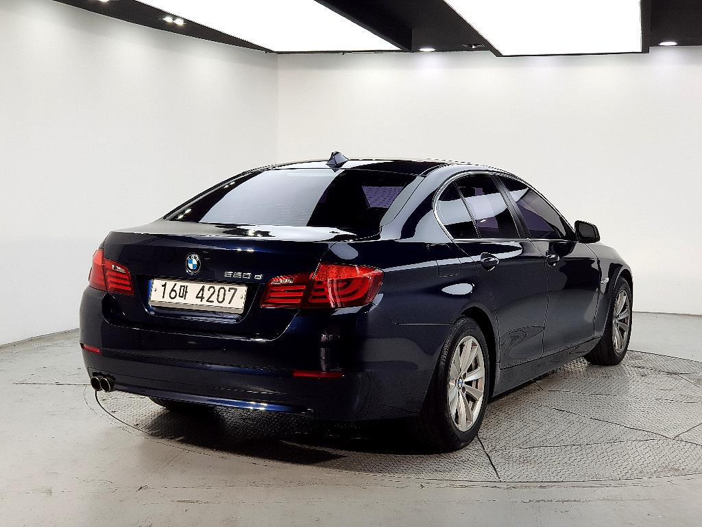 BMW 5 Series - Vista 4