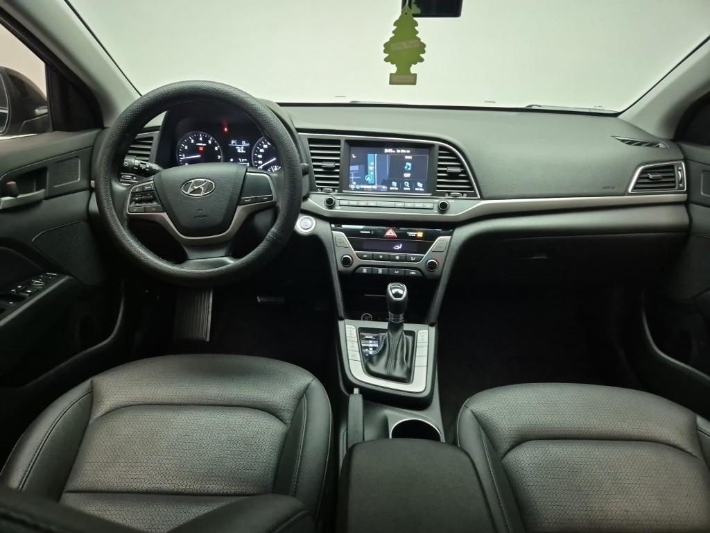 HYUNDAI Avante - Vista 7