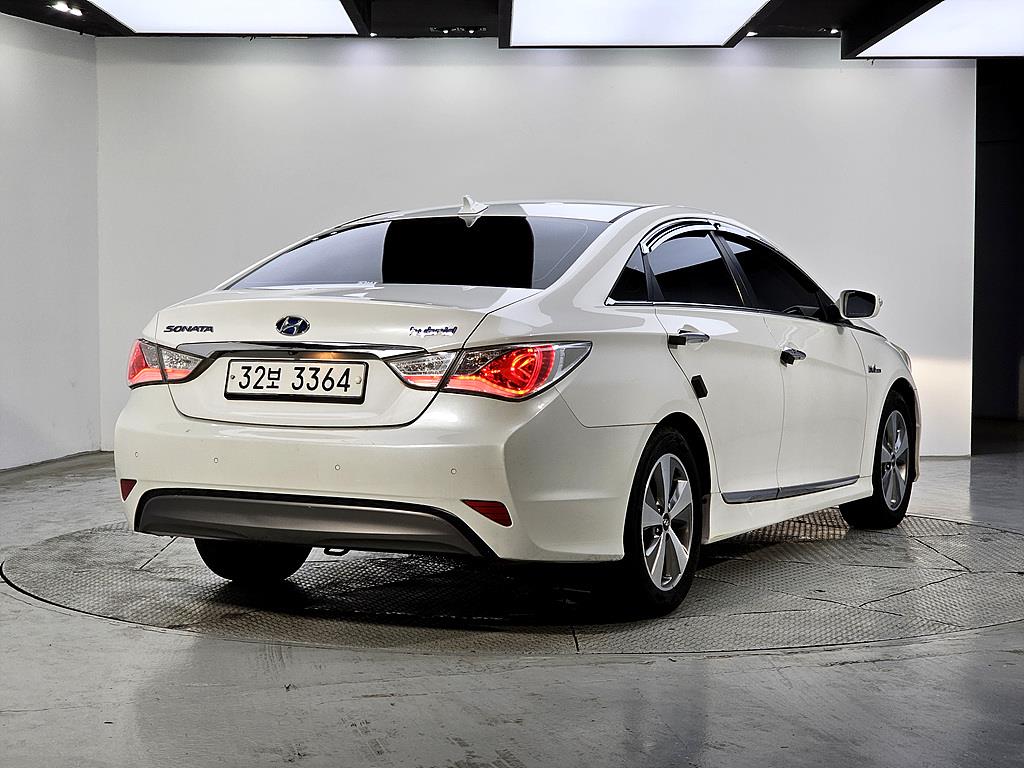 HYUNDAI Sonata - Vista 4