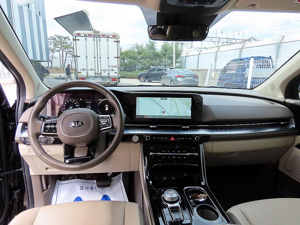 KIA Carnival - Vista 8