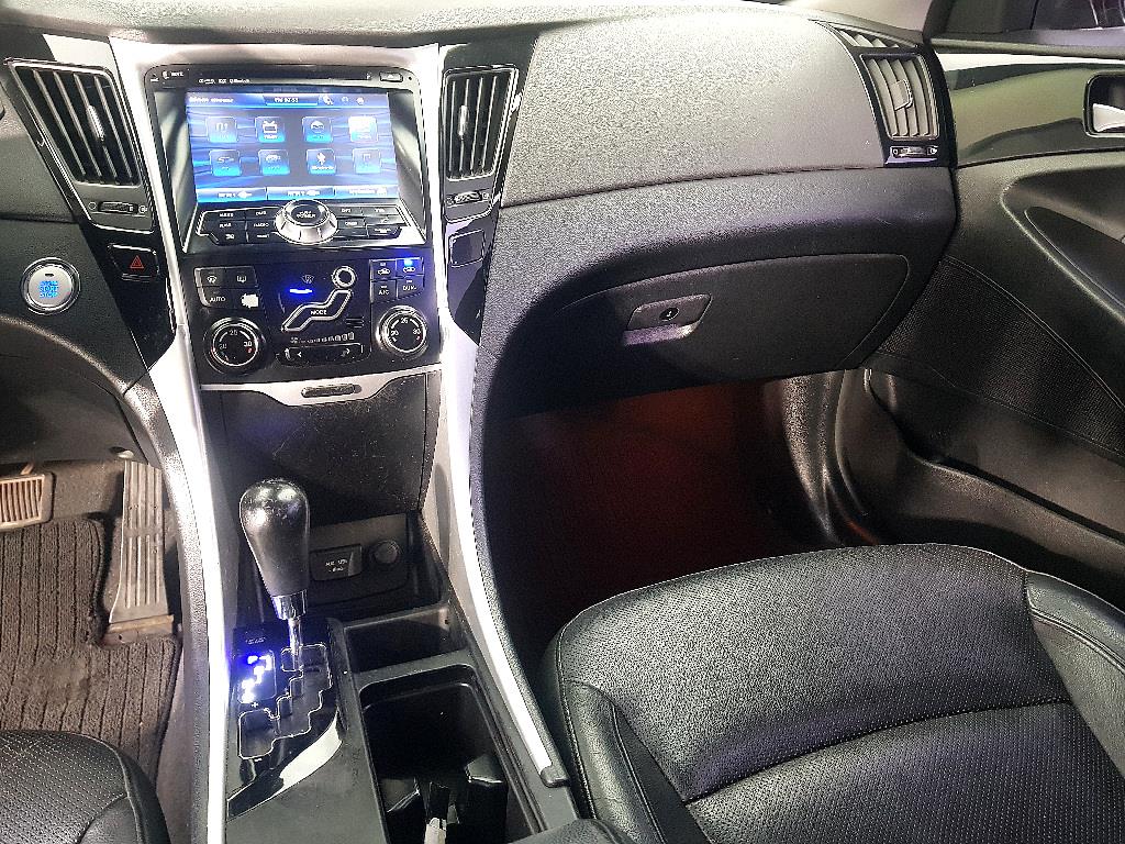 HYUNDAI Sonata - Vista 9