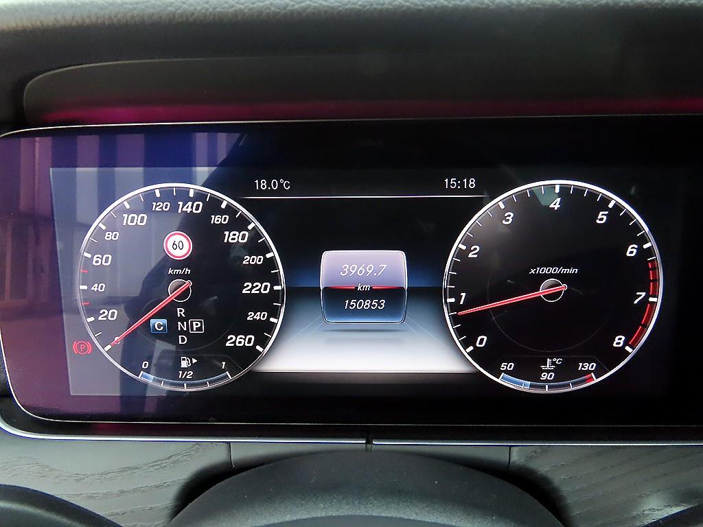 Mercedes Benz E class - Vista 9