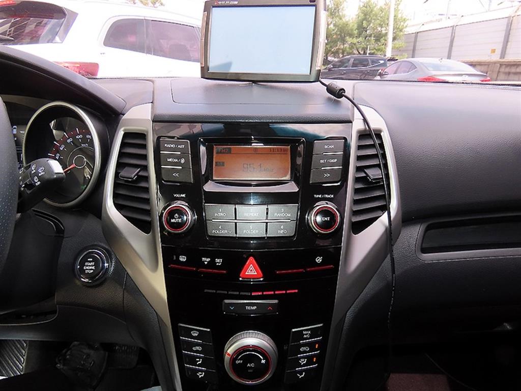 Ssangyong Tivoli 2016 Blanco - Importación desde Corea - HF Imports Iquique - Foto 14