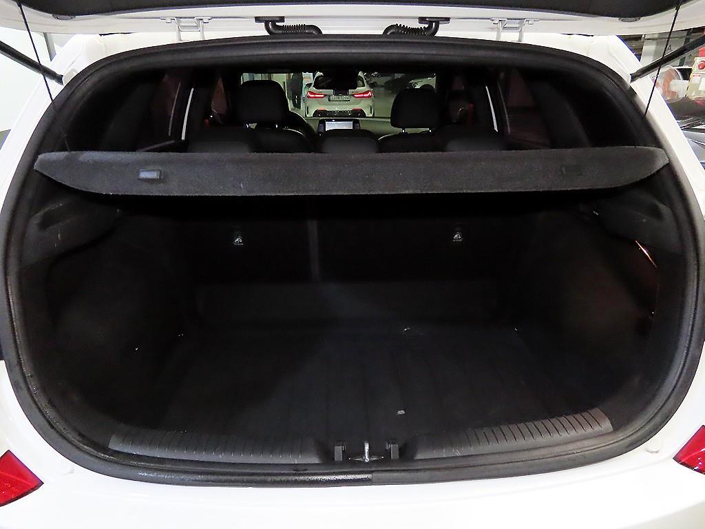 HYUNDAI i30 2018 Blanco - Importación desde Corea - HF Imports Iquique - Foto 17