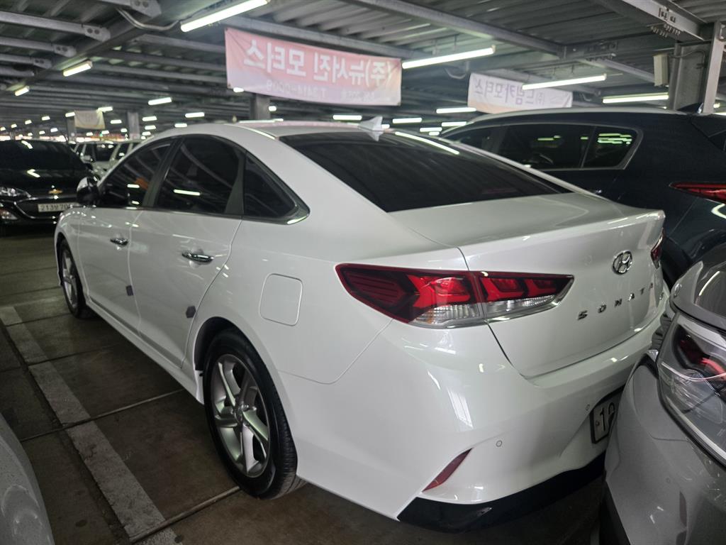 HYUNDAI Sonata - Vista 4