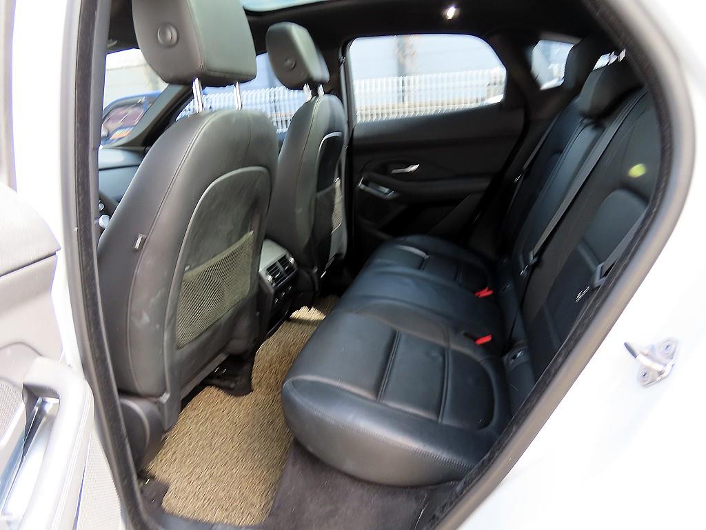 Jaguar E-PACE - Vista 6