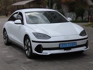 HYUNDAI Ioniq 6 - Vista 4