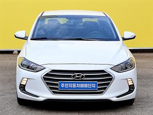 HYUNDAI Avante - Vista 2