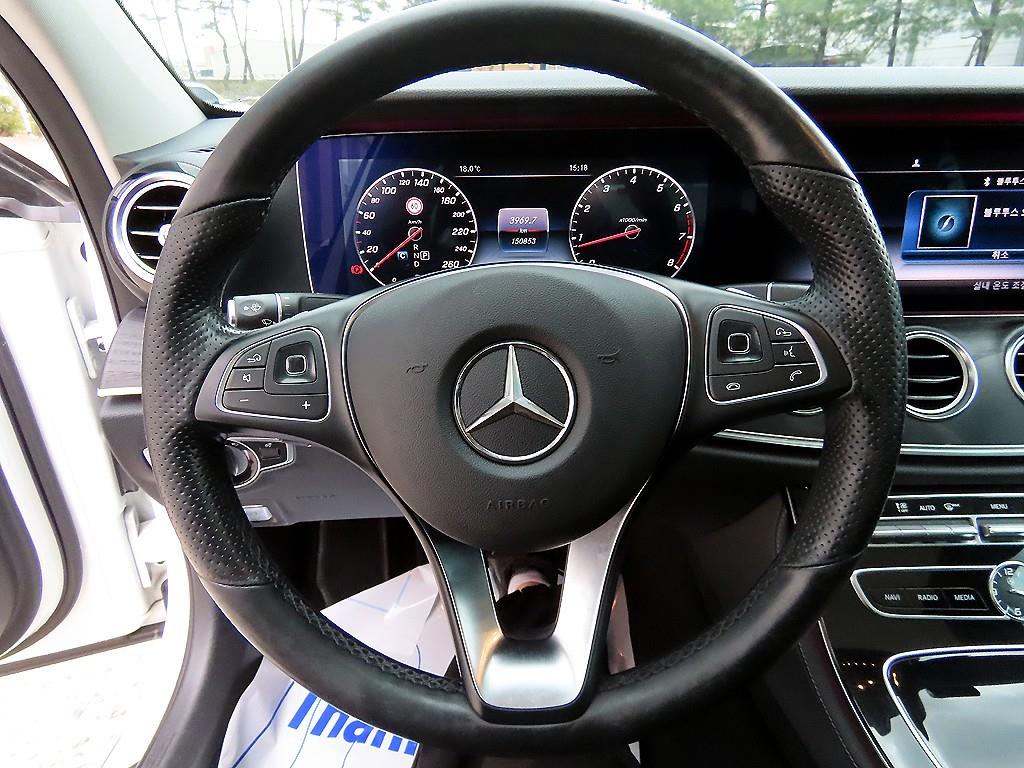 Mercedes Benz E class - Vista 8