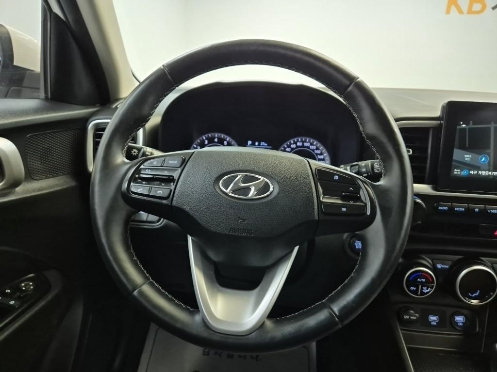 HYUNDAI Venue - Vista 10