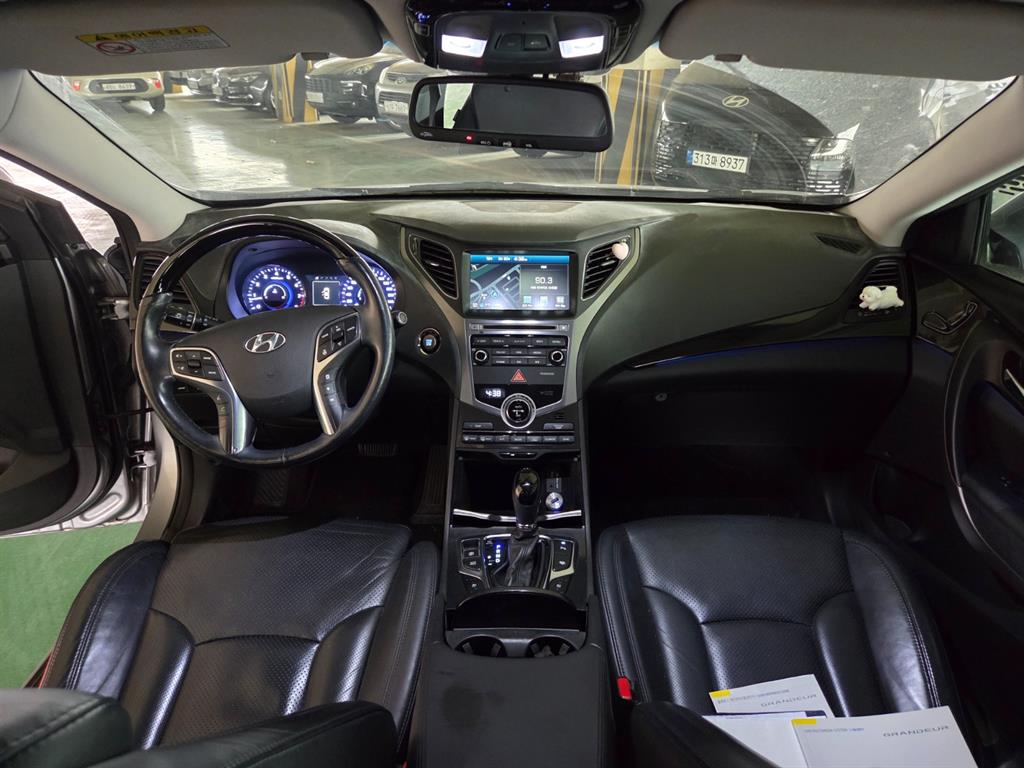 HYUNDAI Grandeur - Vista 8