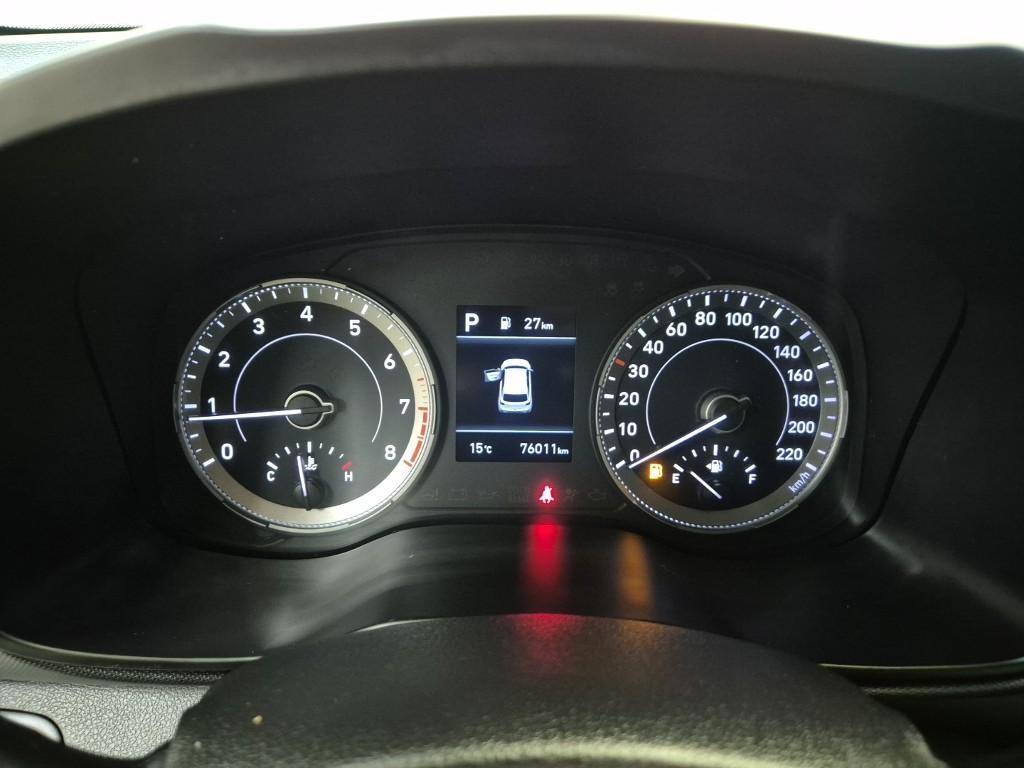 HYUNDAI Venue - Vista 6