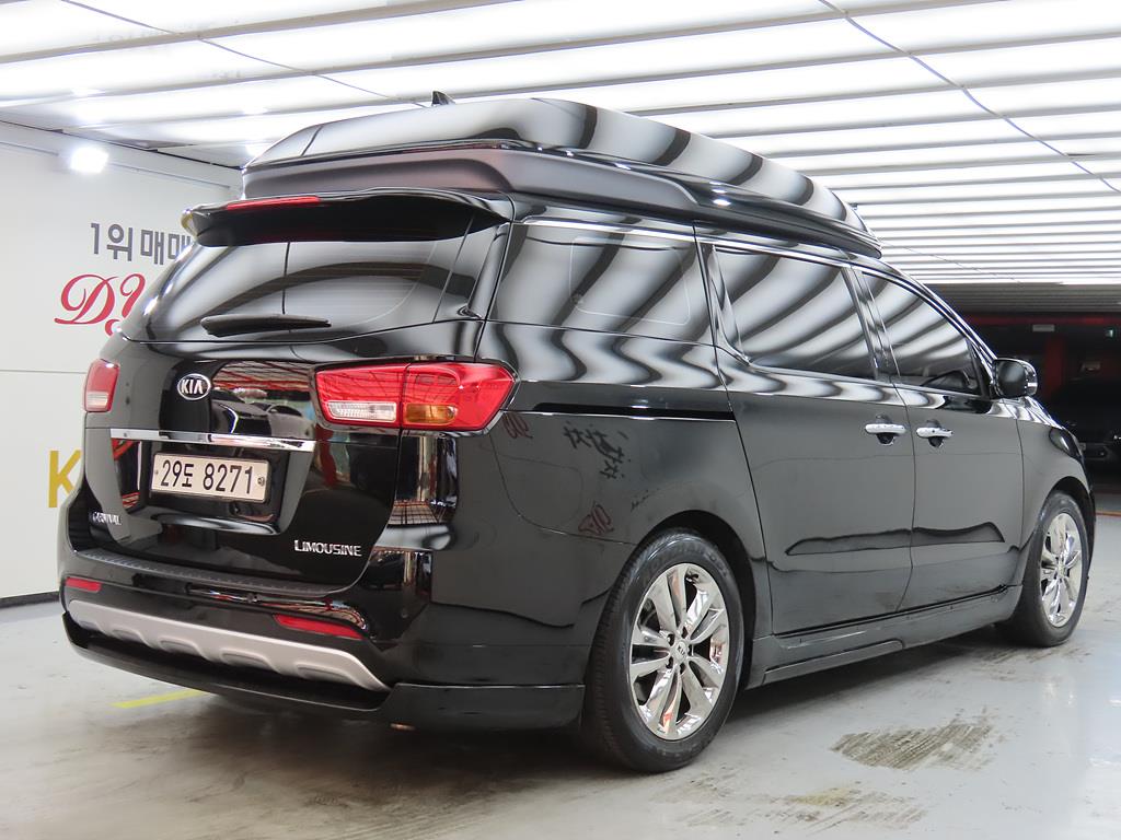 KIA Carnival - Vista 4