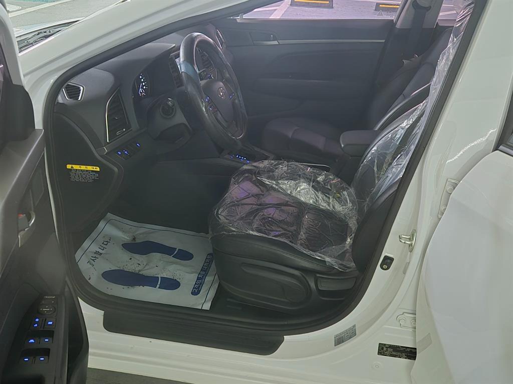 HYUNDAI Avante 2017 Blanco - Importación desde Corea - HF Imports Iquique - Foto 14