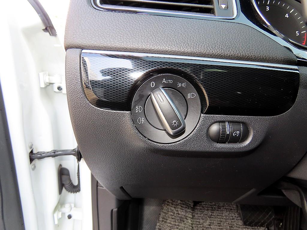 Volkswagen Jetta - Vista 12