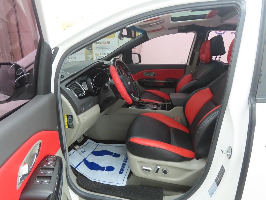KIA Carnival - Vista 5