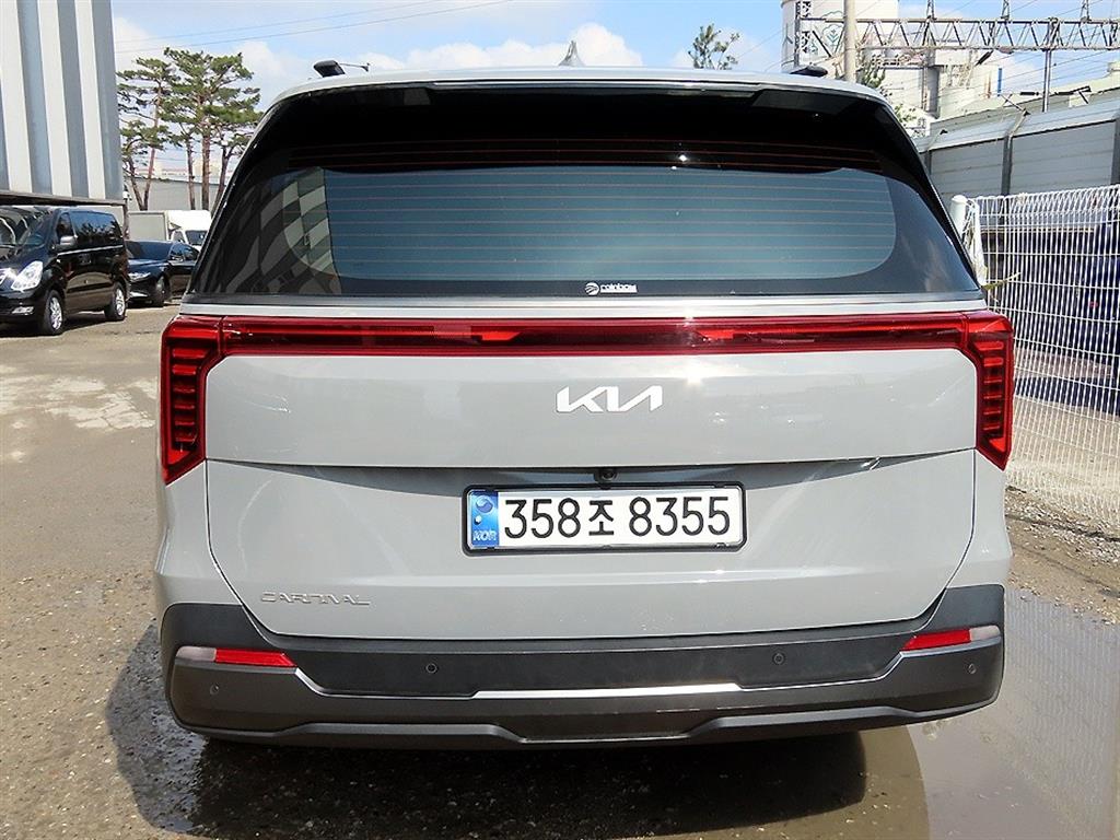KIA Carnival - Vista 4