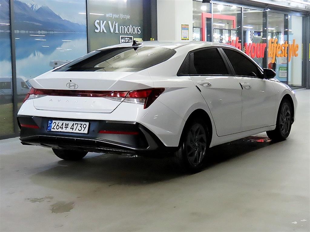 HYUNDAI Avante - Vista 4