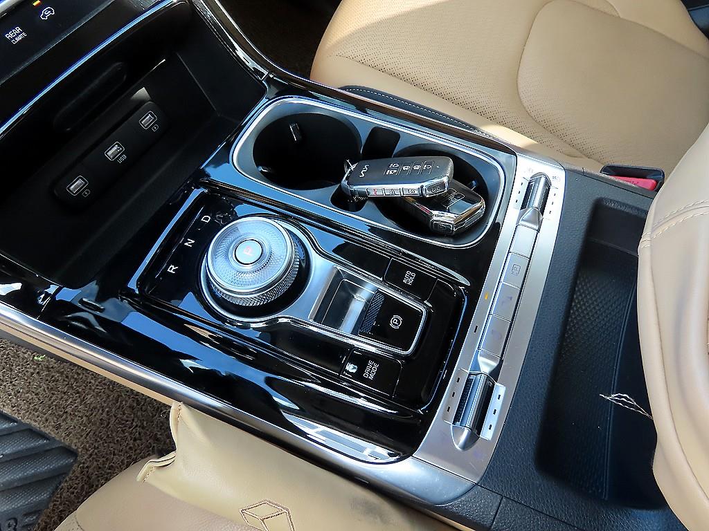 KIA Carnival - Vista 12