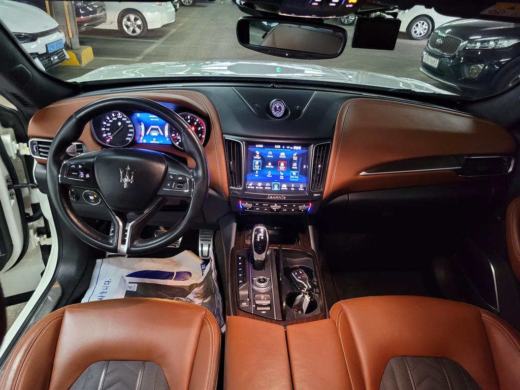 Maserati Levante - Vista 11