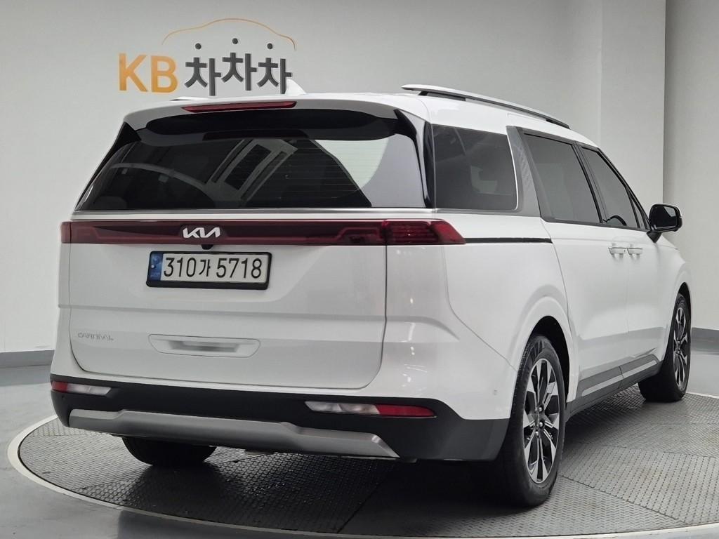 KIA Carnival - Vista 4