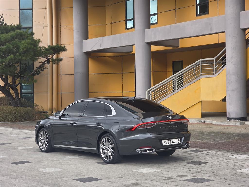 HYUNDAI Grandeur - Vista 4