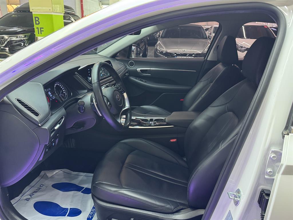 HYUNDAI Sonata - Vista 8