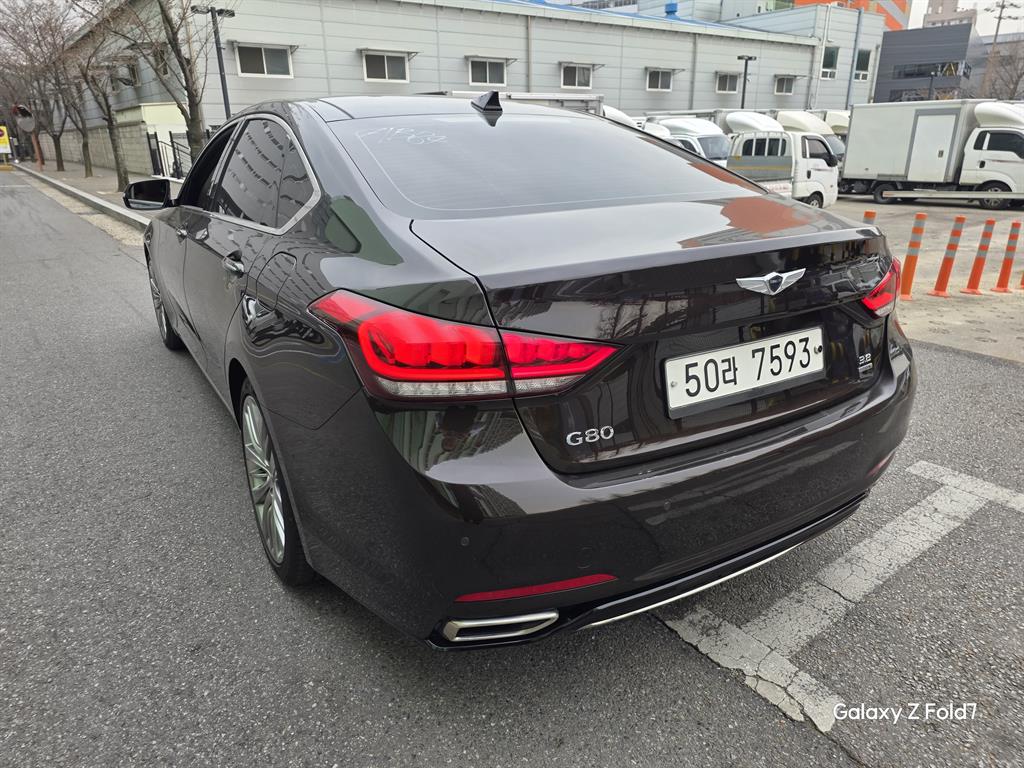 Genesis G80 - Vista 8