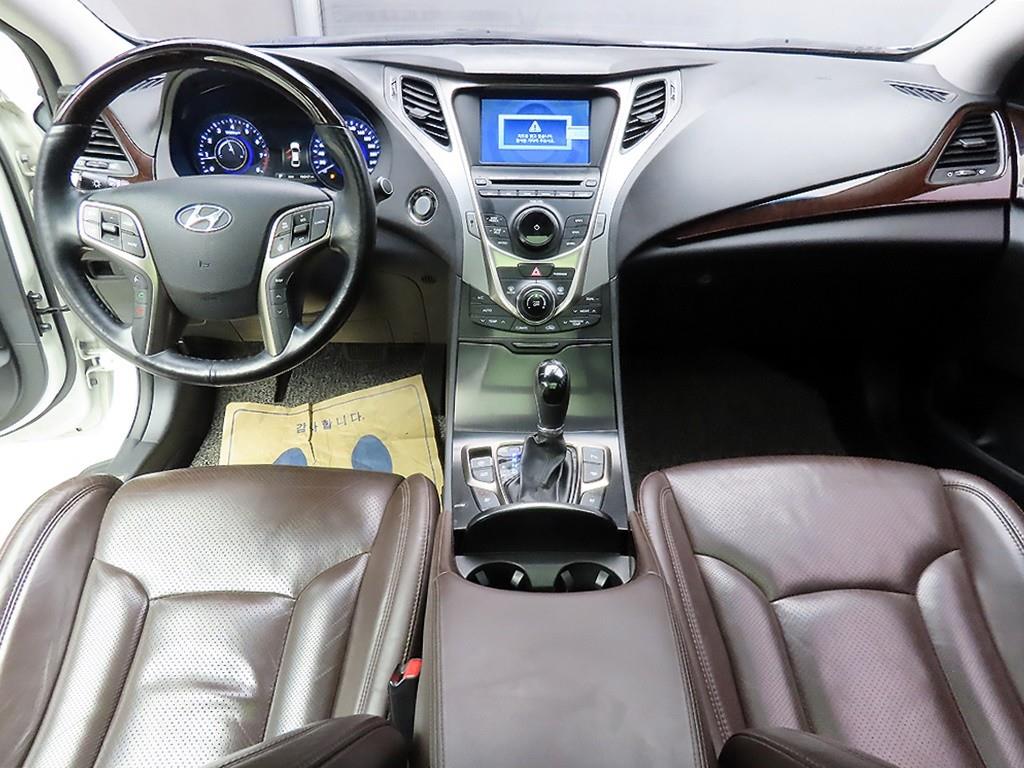 HYUNDAI Grandeur - Vista 7