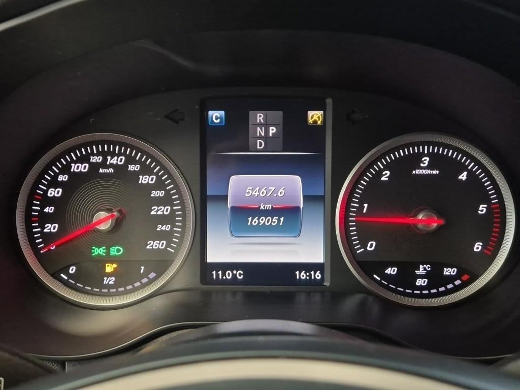 Mercedes Benz GLC Class - Vista 6