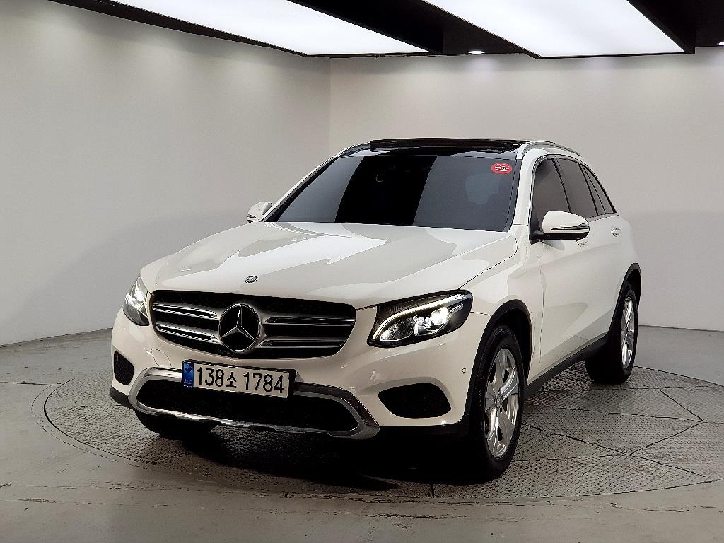 Mercedes Benz GLC Class 2017 Blanco - Importación desde Corea - HF Imports Iquique - Foto 1