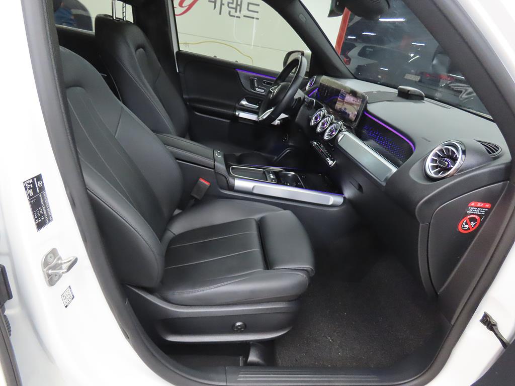 Mercedes Benz GLB Class - Vista 7