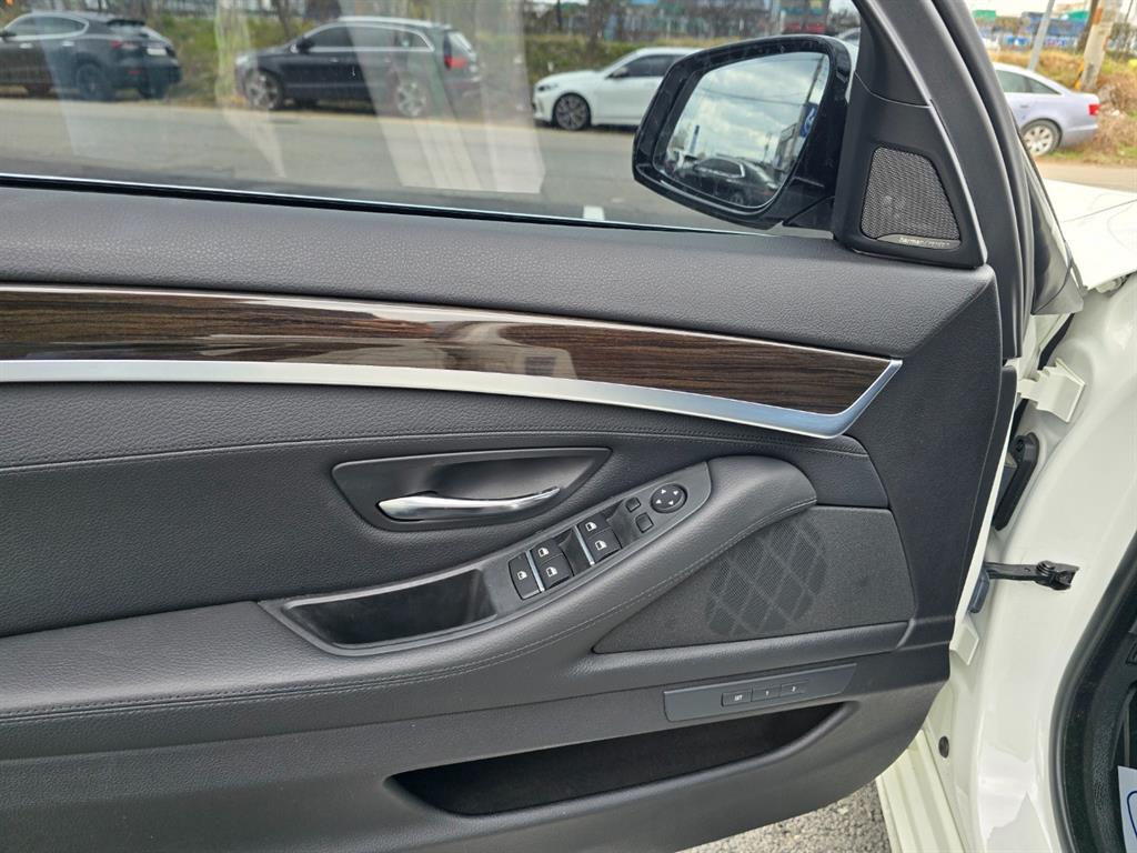 BMW 5 Series 2015 Blanco - Importación desde Corea - HF Imports Iquique - Foto 13