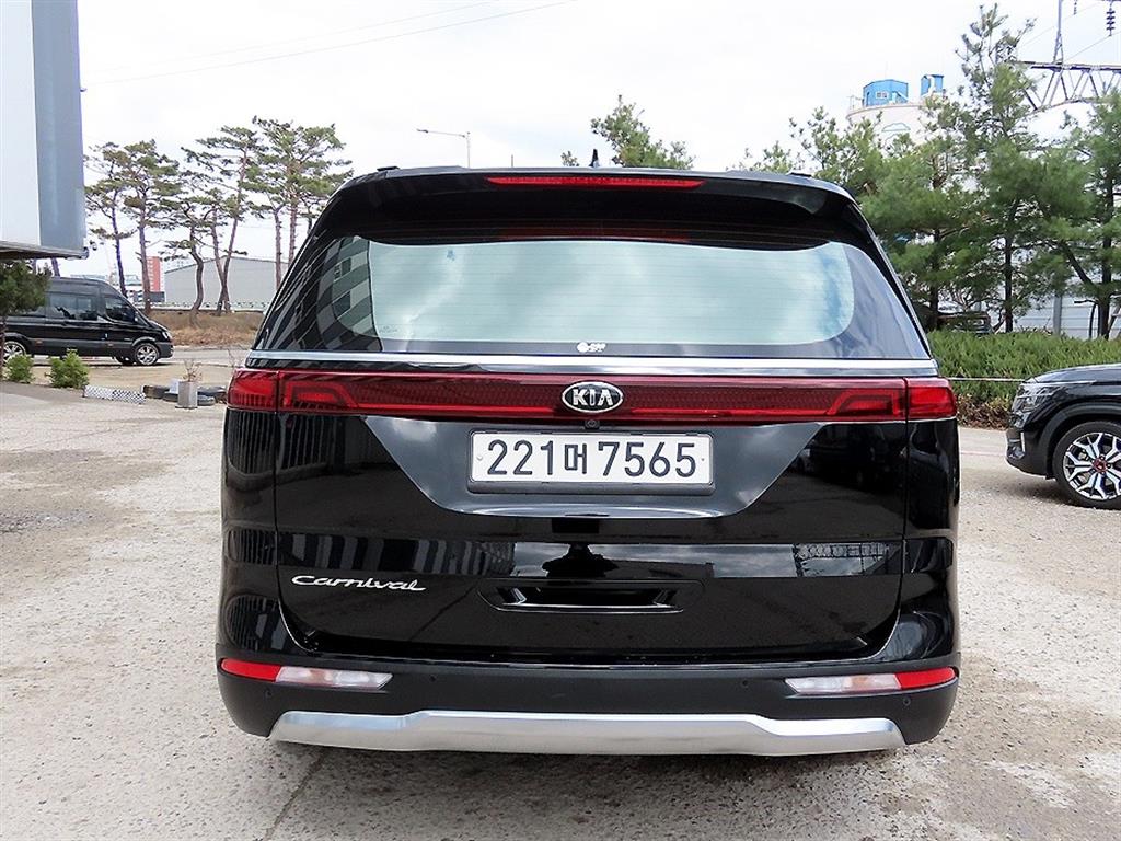 KIA Carnival - Vista 4