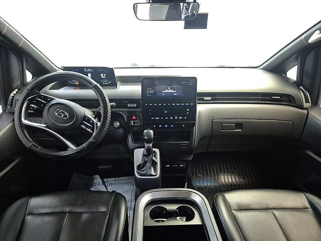 HYUNDAI Staria - Vista 7