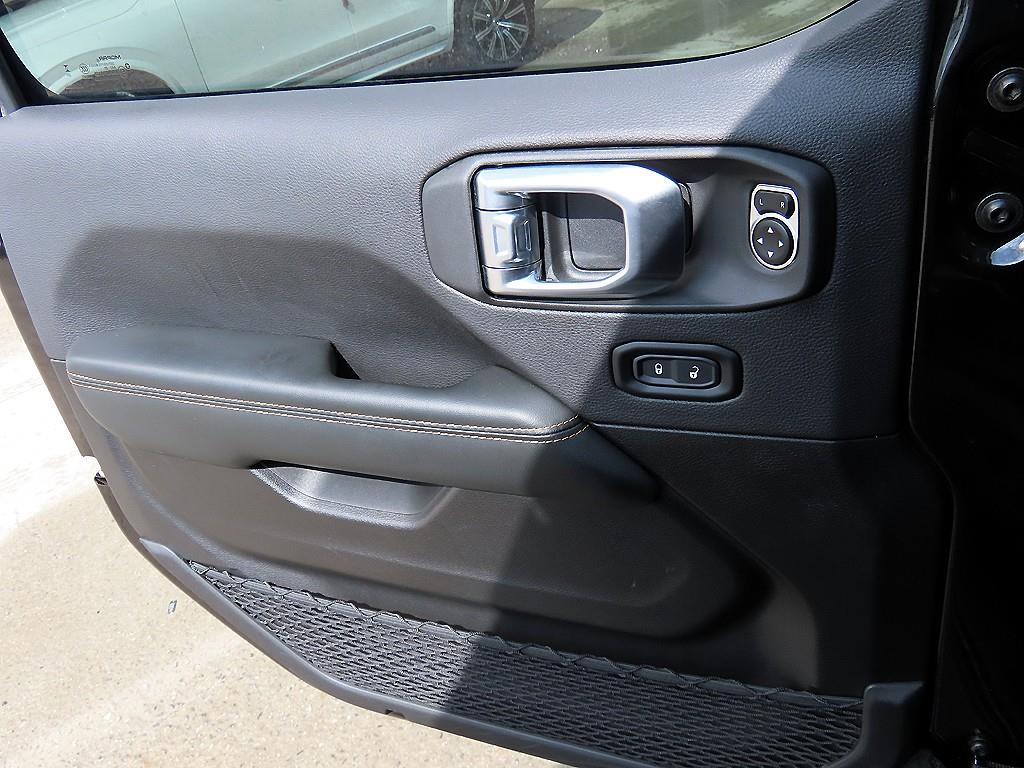 Jeep Wrangler - Vista 11