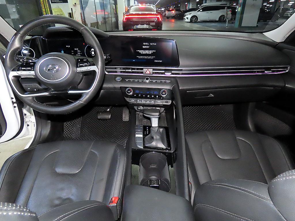 HYUNDAI Avante - Vista 10