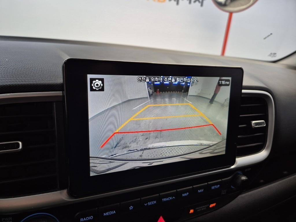 HYUNDAI Venue - Vista 8