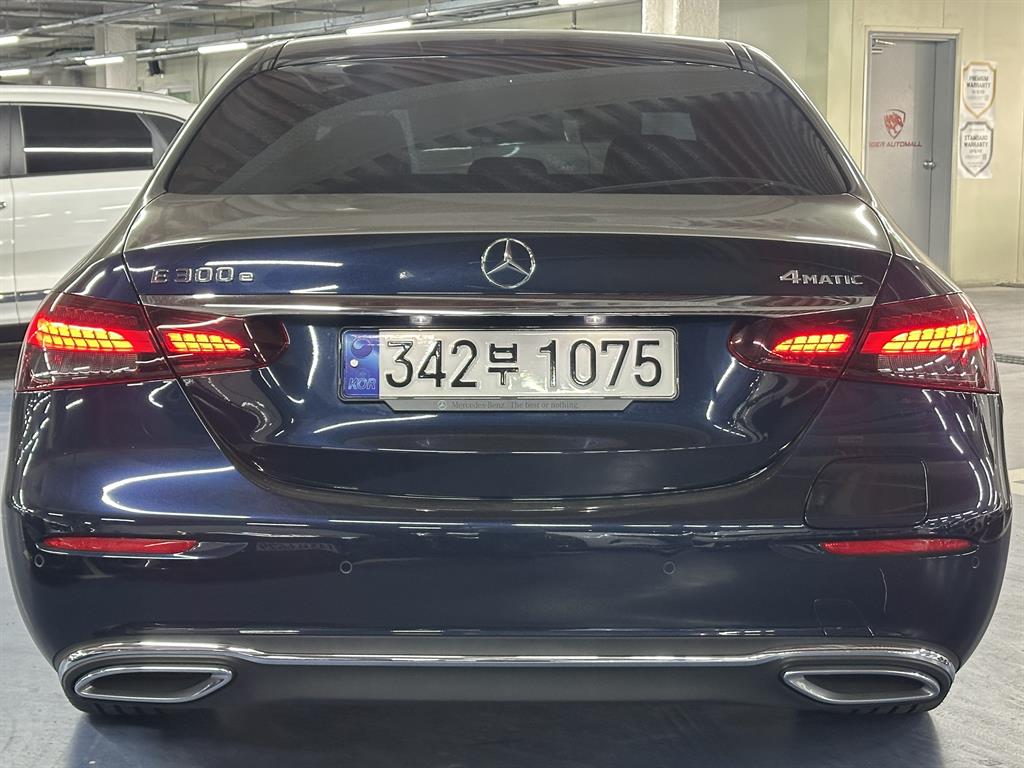 Mercedes Benz E class - Vista 4