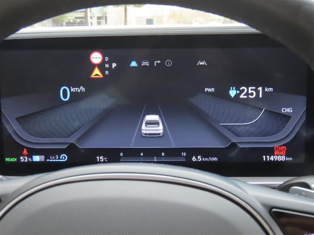 HYUNDAI Ioniq 6 - Vista 9