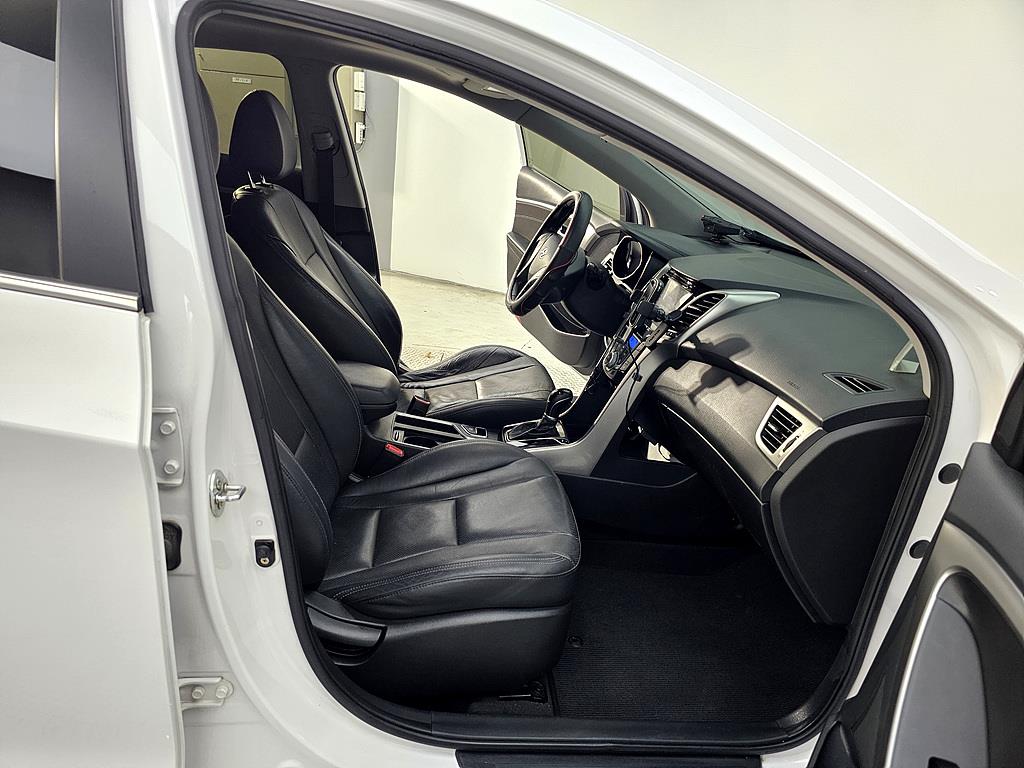 HYUNDAI i30 - Vista 11