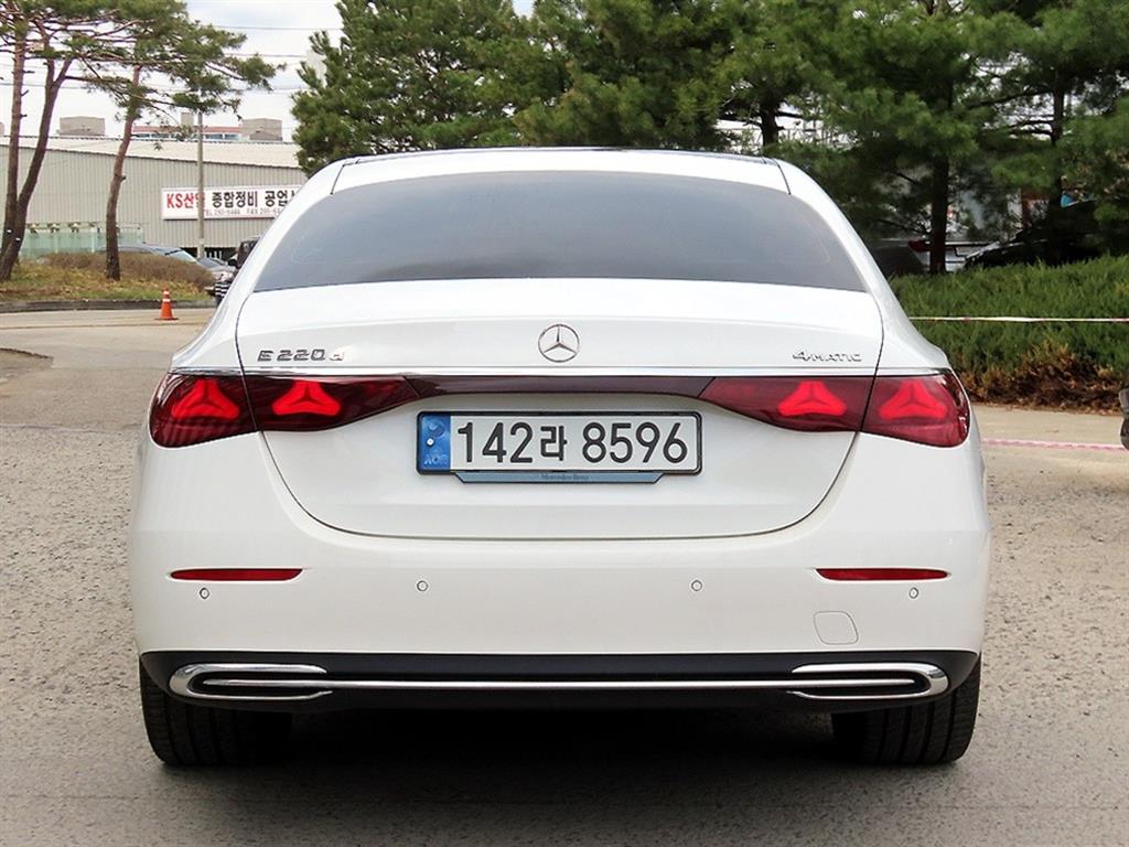 Mercedes Benz E class - Vista 4