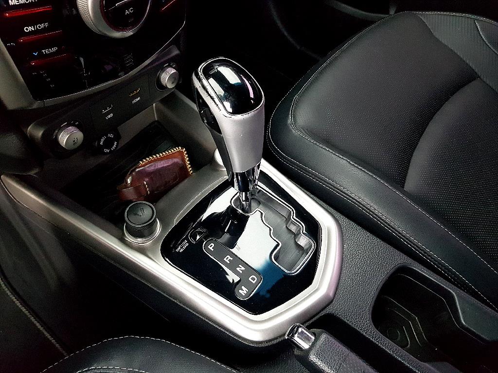 Ssangyong Tivoli 2016 Azul - Importación desde Corea - HF Imports Iquique - Foto 13