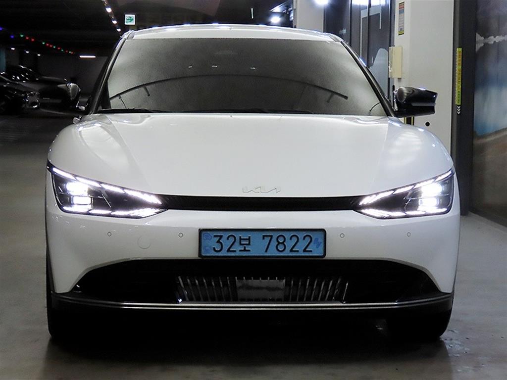 KIA EV6 2023 Blanco - Importación desde Corea - HF Imports Iquique - Foto 1