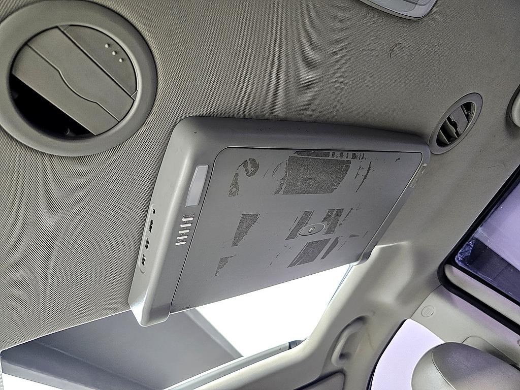 KIA Carnival - Vista 12