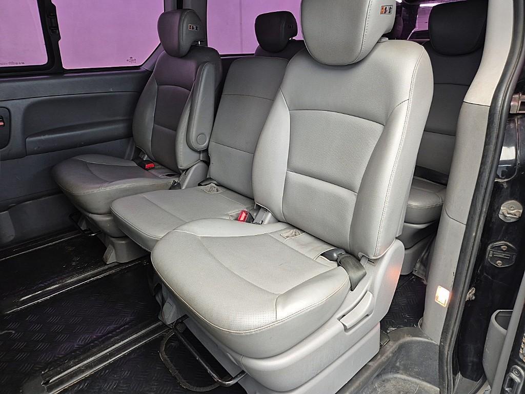 HYUNDAI Starex - Vista 9