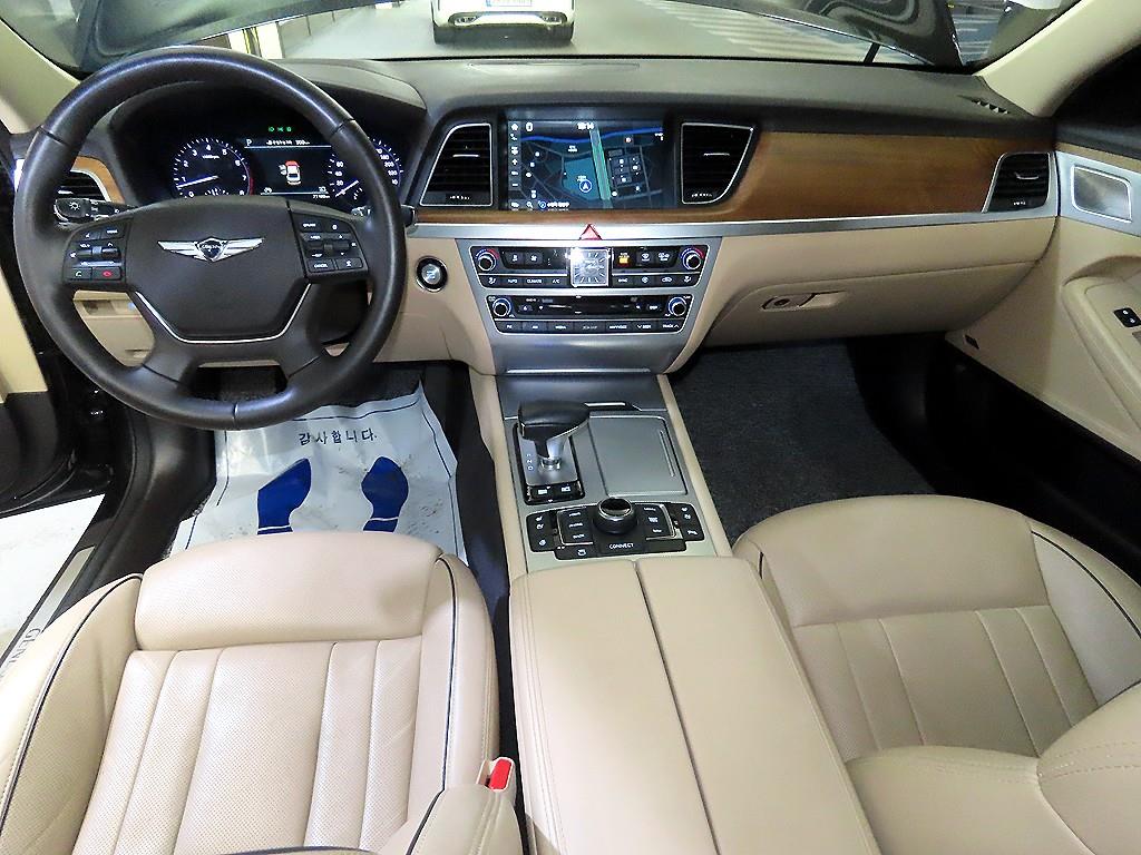 Genesis G80 - Vista 10